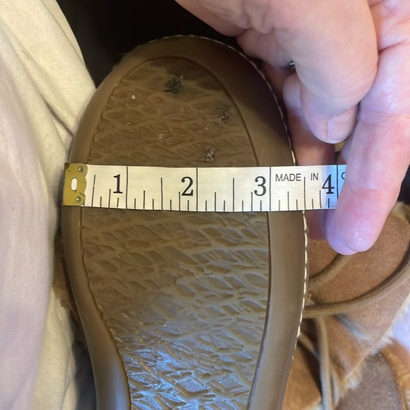 Unbranded Snow Faux Suede Boot with Pom Pom tassels and Rubber Sole Size 6.5 - Picture 9 of 11